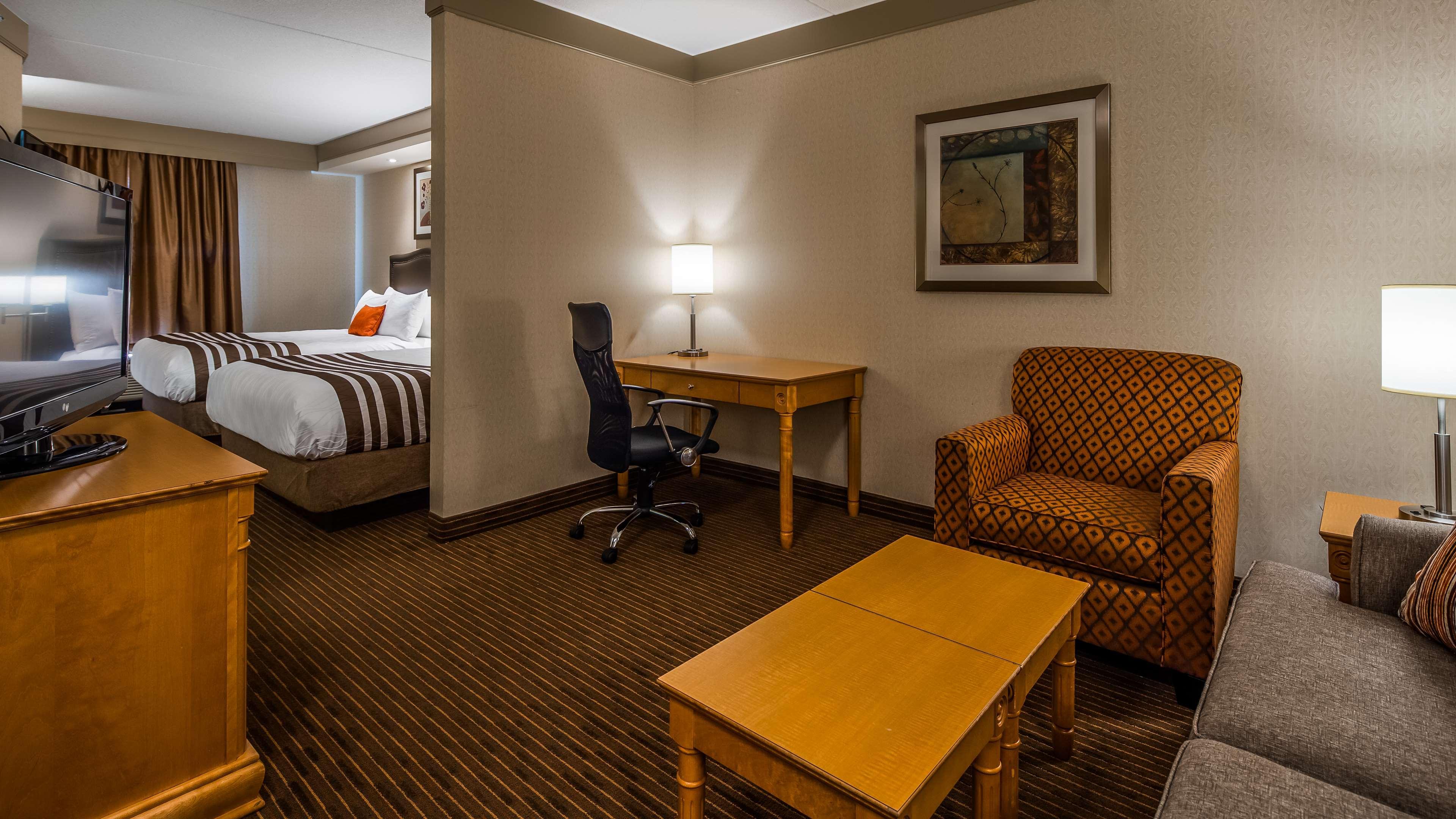 Best Western Plus Waterloo Exterior photo
