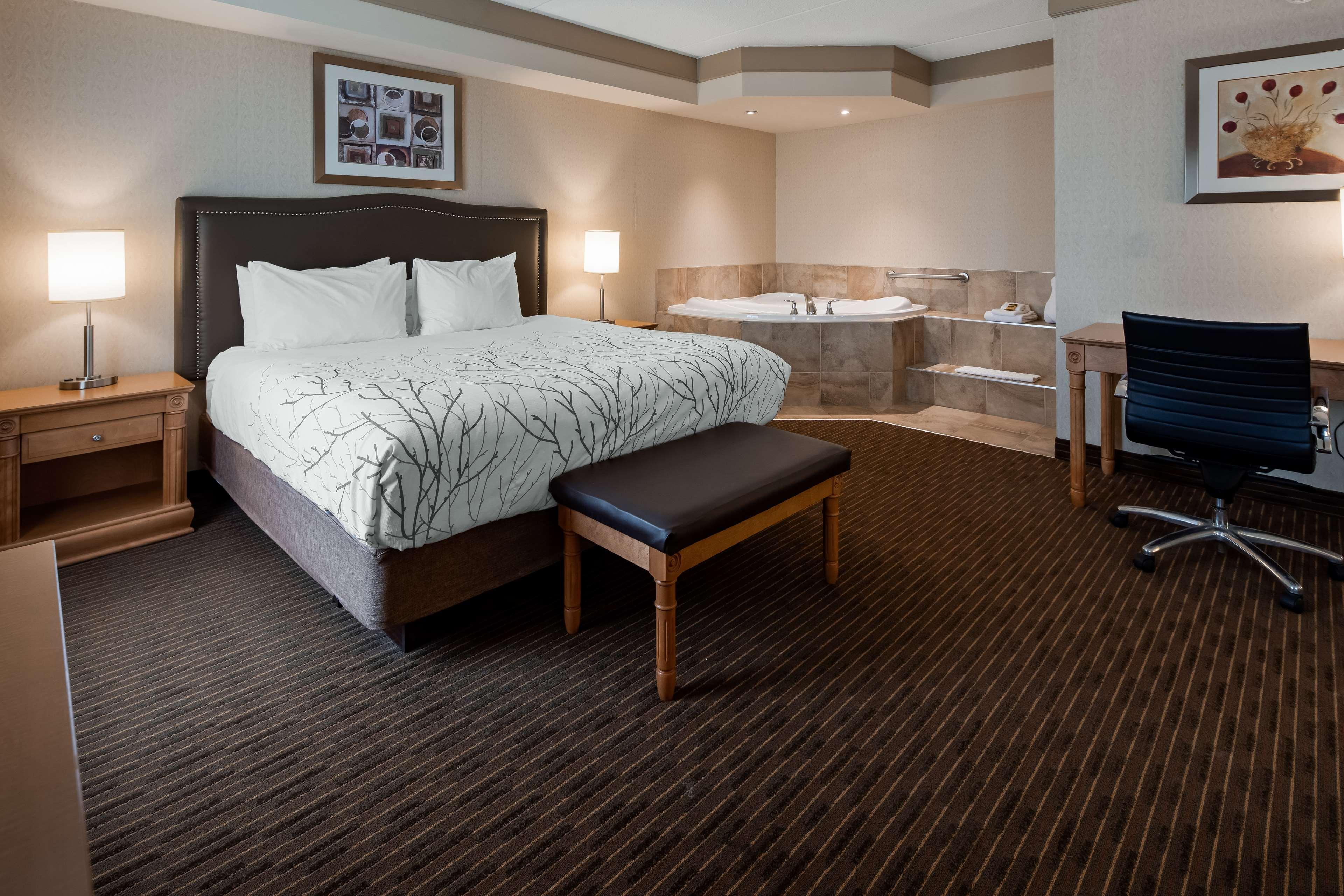 Best Western Plus Waterloo Exterior photo