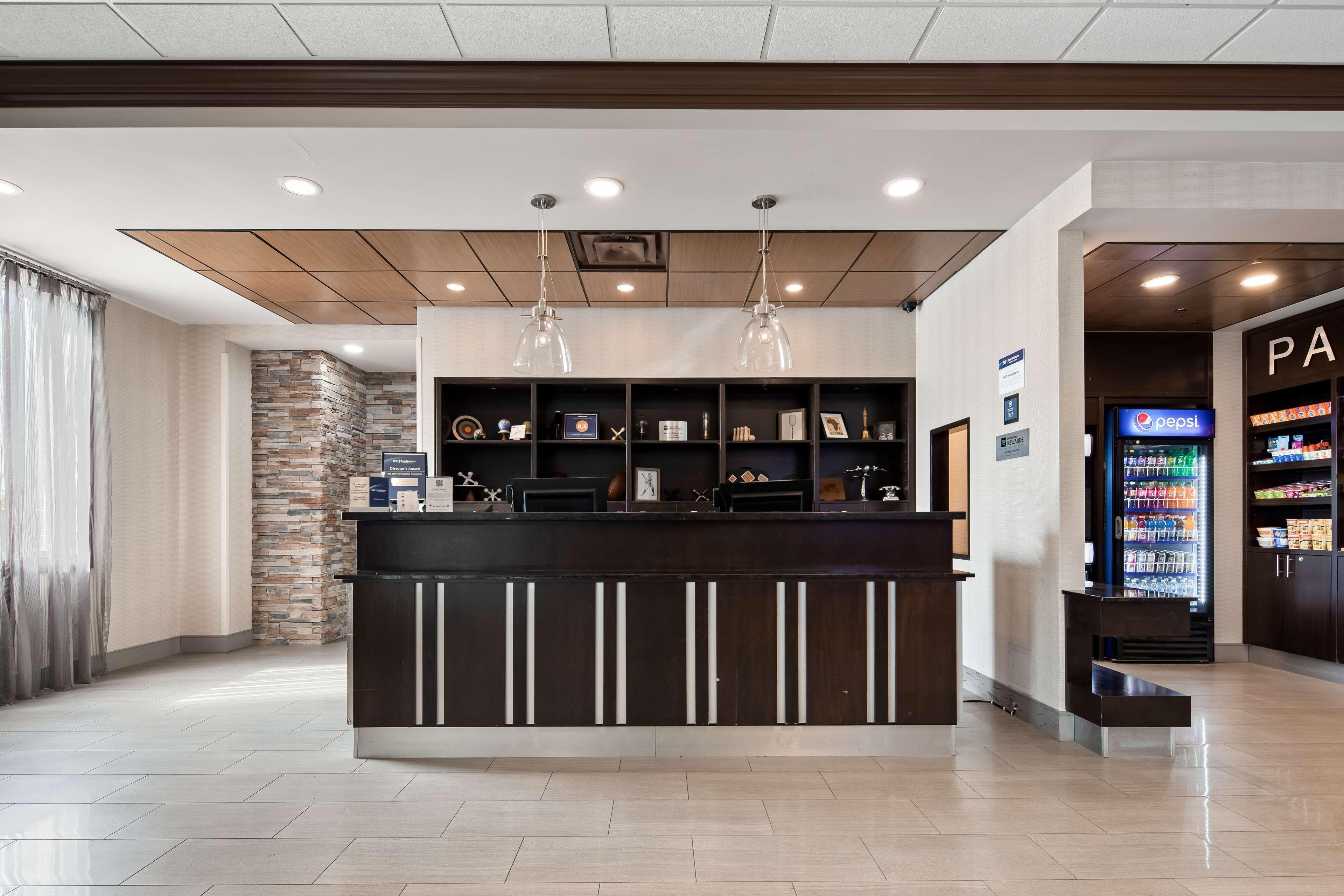 Best Western Plus Waterloo Exterior photo