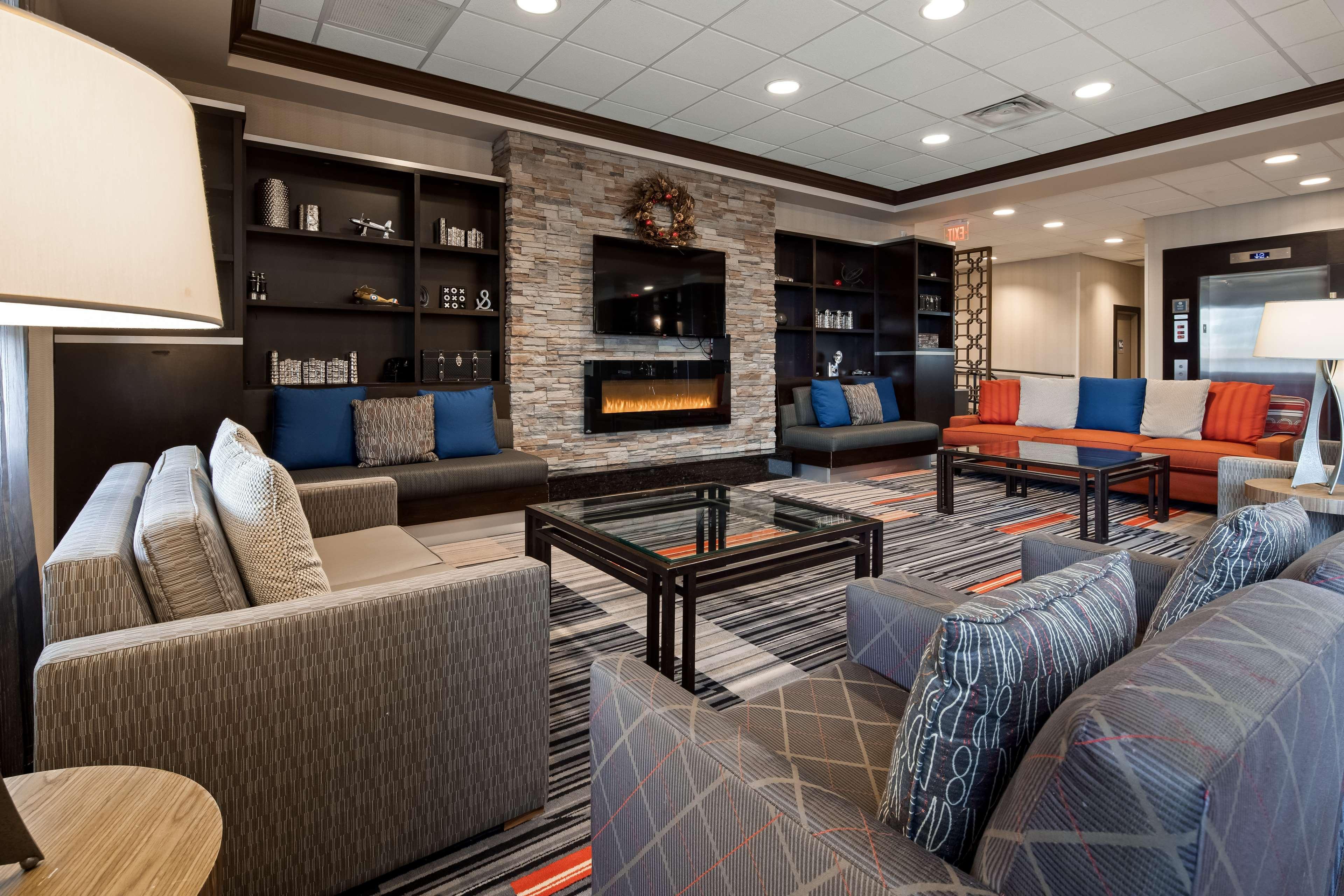 Best Western Plus Waterloo Exterior photo