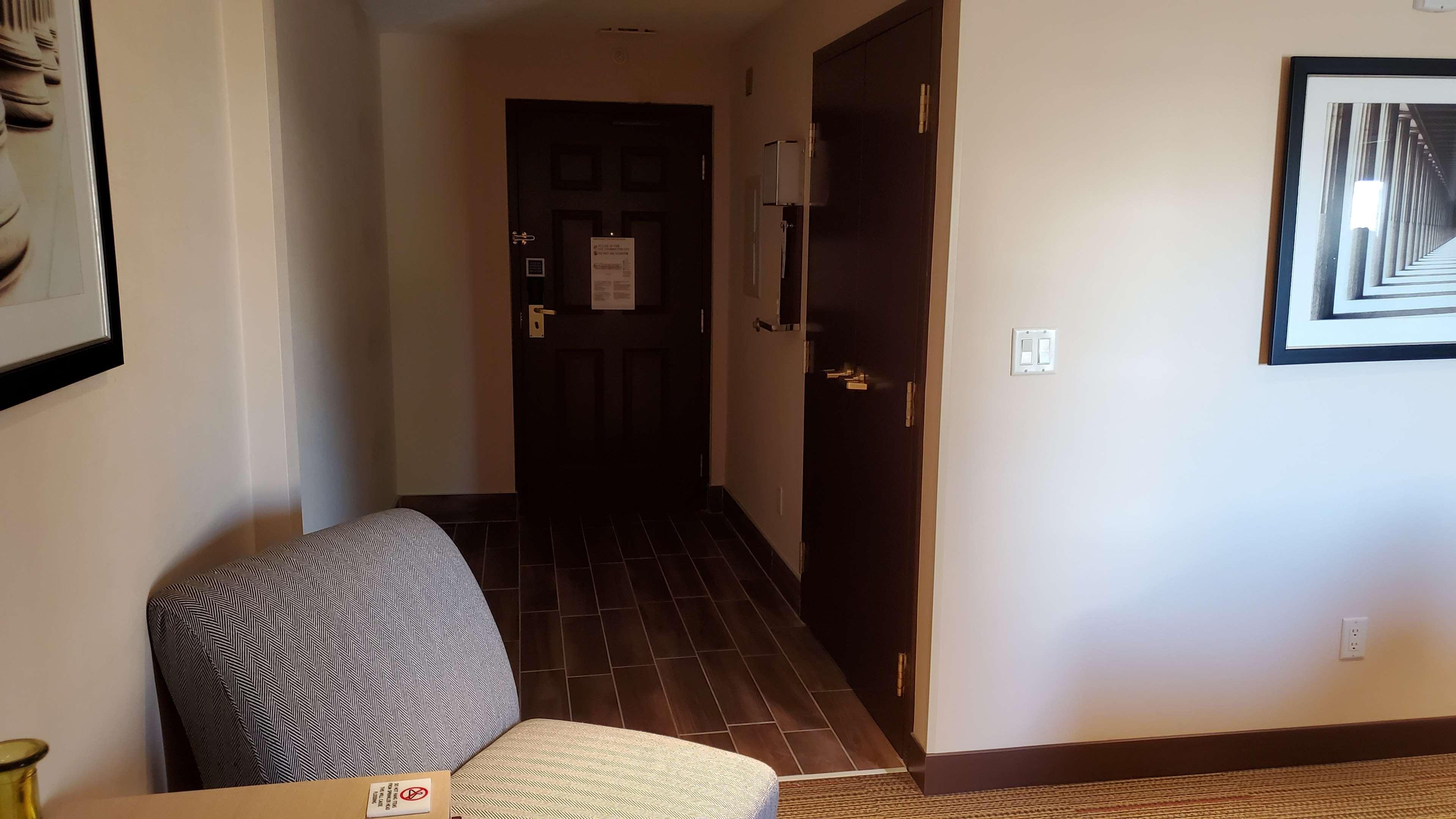 Best Western Plus Waterloo Exterior photo