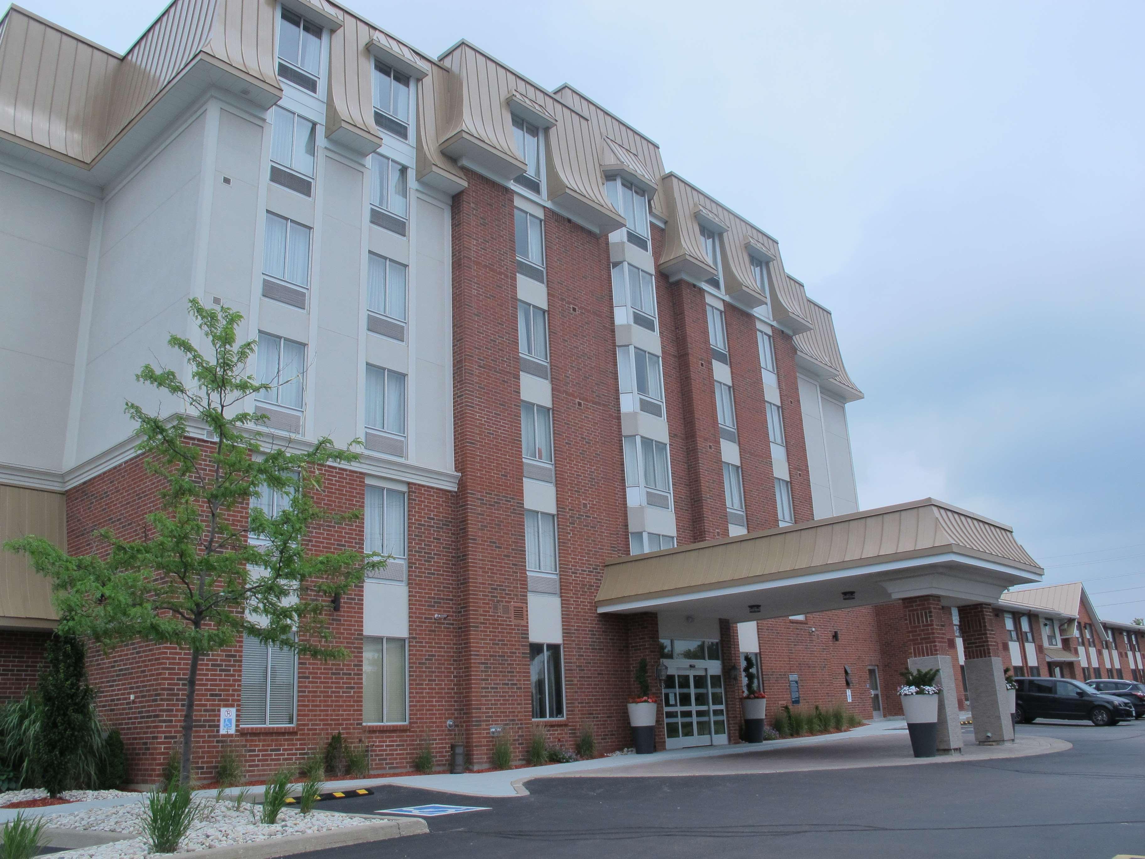Best Western Plus Waterloo Exterior photo