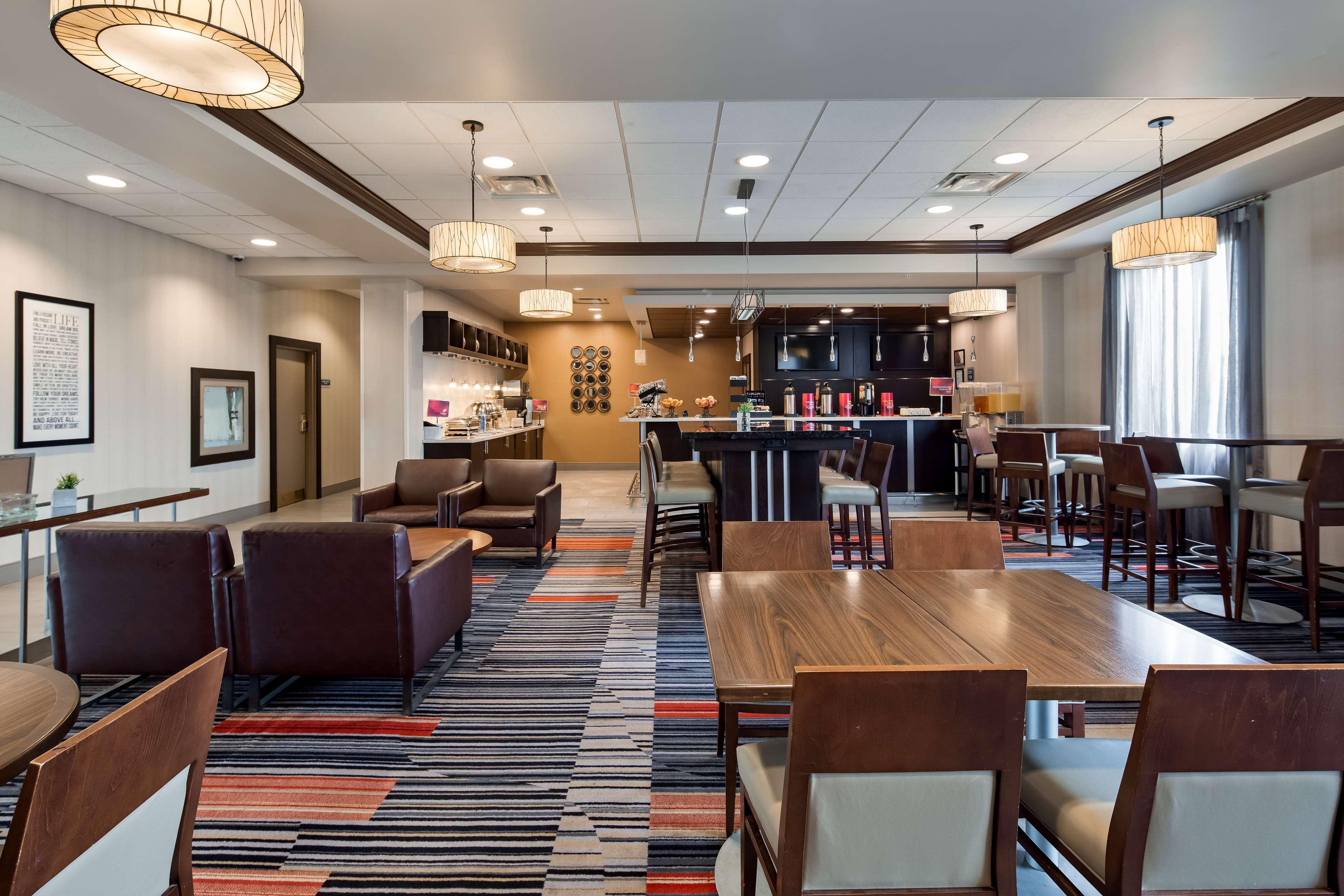 Best Western Plus Waterloo Exterior photo